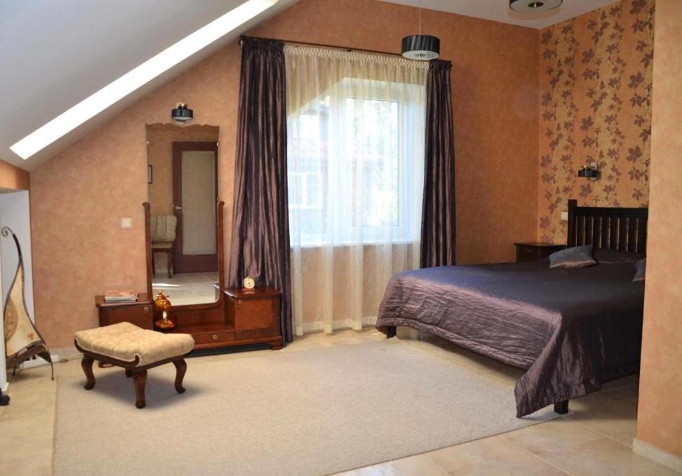 Classic Car Museum Apartment Рига Экстерьер фото