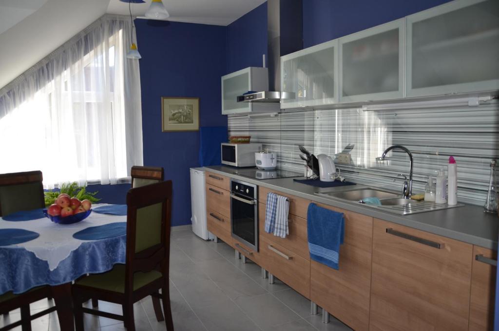 Classic Car Museum Apartment Рига Номер фото